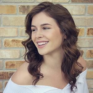 Meet your Posher, Brooke